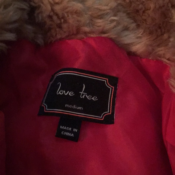 🧣 - Picture 2 of 3